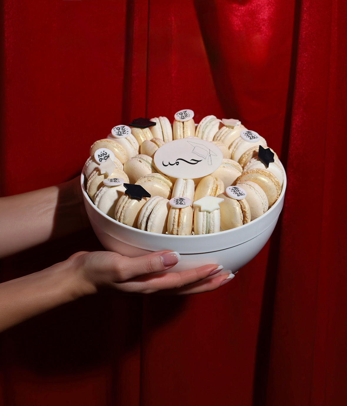 Macarons bowl